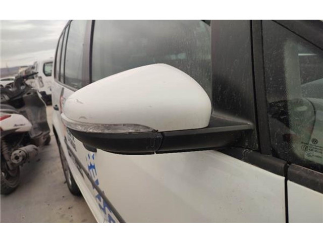 Зеркало электрическое Volkswagen Touran II 2010 - 2016 года