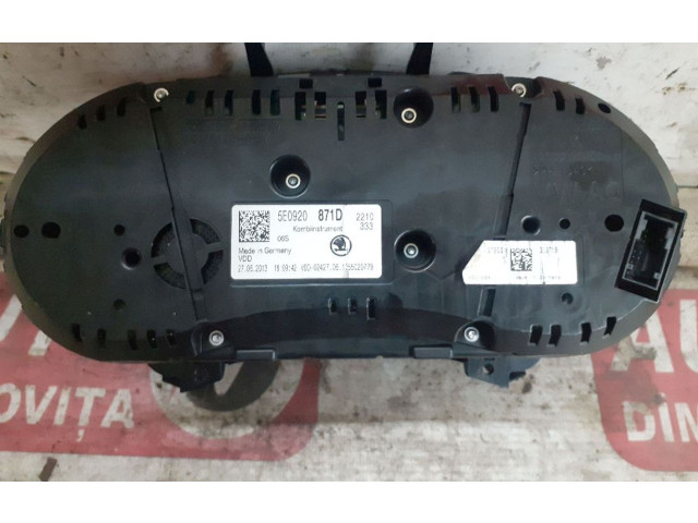 Панель приборов 5E0920871D   Skoda Octavia Mk3 (5E)       