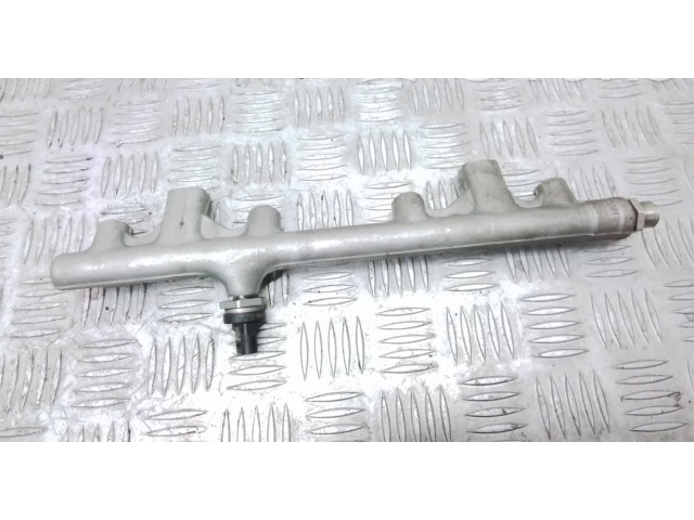 Топливная рампа 06Q133317B   Volkswagen Golf VIII  