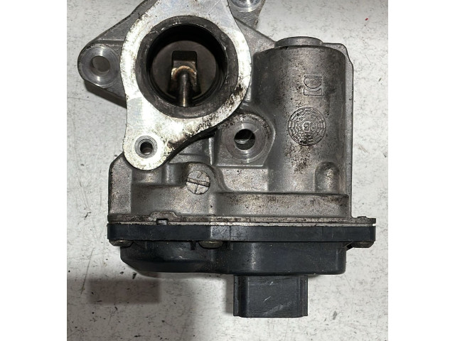 Дроссельная заслонка    Dacia Duster