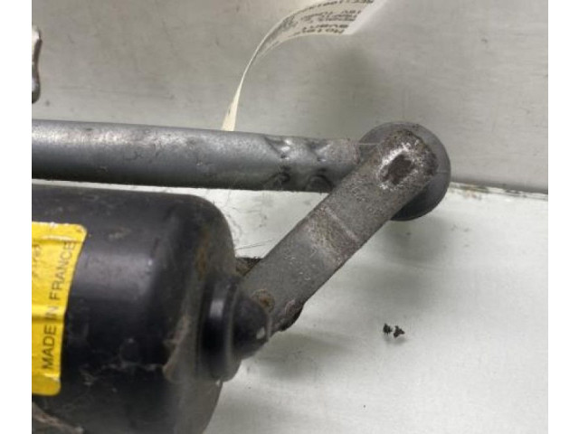 Моторчик дворников 7701055893    Renault Trafic II (X83)