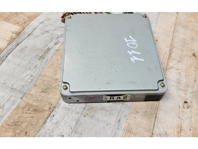 Řídící jednotka 8966106331, 1750009890 Lexus ES 250 - 300 - 330 1997