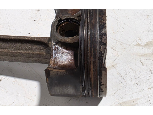  Поршень с шатуном  31401210  Volvo XC60  