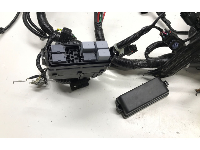 Блок предохранителей     Honda HR-V    