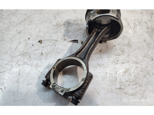 Píst Volkswagen Tiguan CFFB