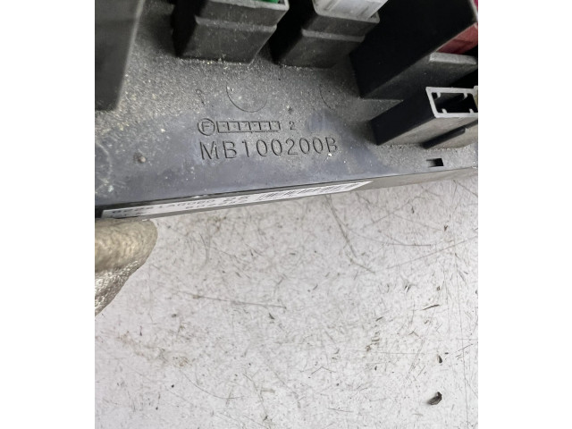 Блок предохранителей MB100200B, 82241AG060 Subaru Outback