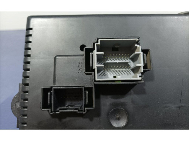 Блок предохранителей  12217799, 12217799   Volvo V70    