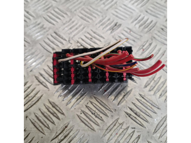 Pojistková skříňka 0015457901 Mercedes-Benz E W210 2000