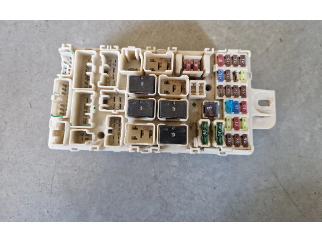 Блок предохранителей Mitsubishi L200