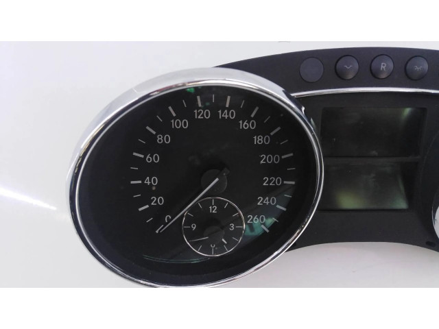 Přístrojová deska Mercedes-Benz R W251 2005 A2515408147, E3-A1-29-1