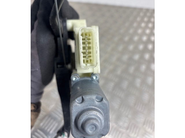 Блок предохранителей  9677734780   Peugeot 308    