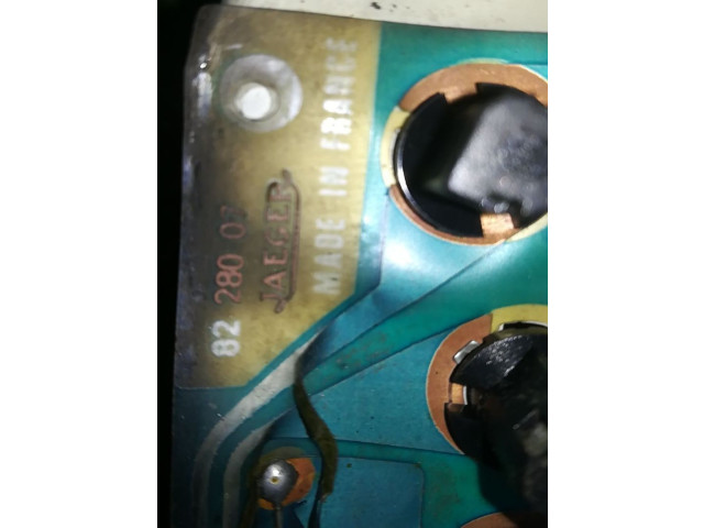 Спидометр (приборный щиток) 8228007   Renault 5