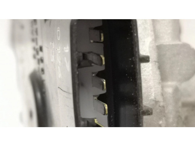 Двигатель стеклоочистителей