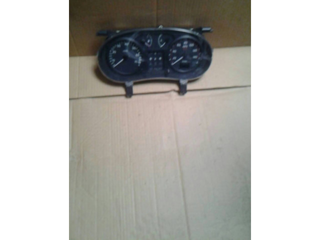 Панель приборов 8200261110 Renault Clio II