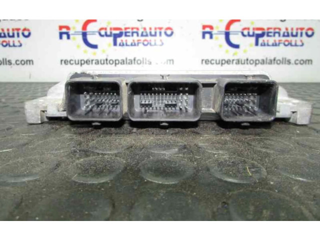 Блок управления двигателем Блок управления 8200774747   Renault Twingo II