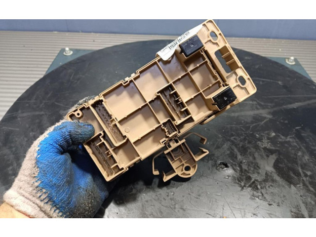 Блок предохранителей     Subaru Tribeca    