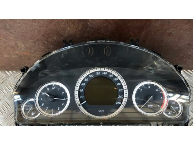 Přístrojová deska Mercedes-Benz E W212 2011 A2129002509