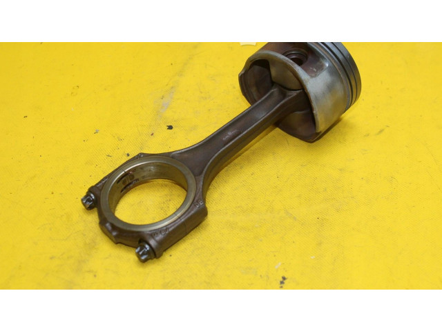 Píst    Audi A8 S8 D3 4E     