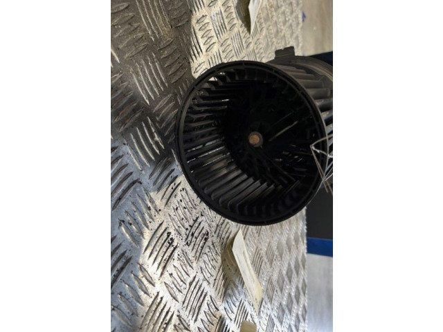 Вентилятор печки    272101005R   Renault Clio IV