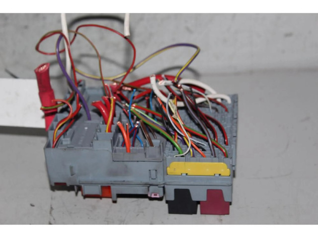 Блок предохранителей    Jeep Renegade    