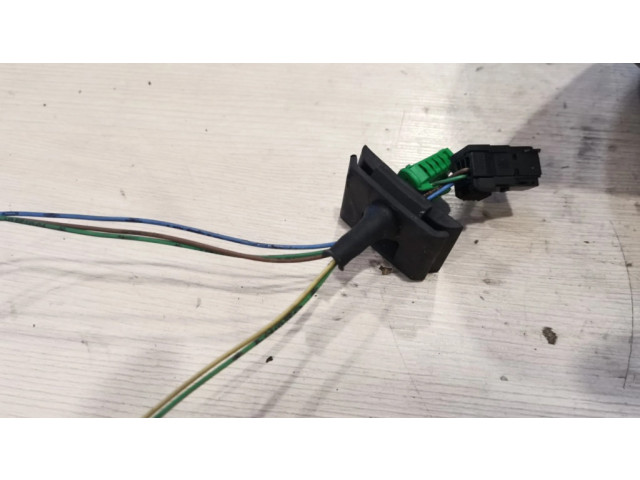 Зеркало электрическое левое Citroen C4 I 2004-2010 года