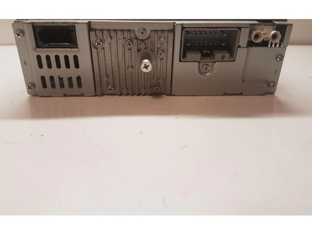 Радио/ проигрыватель CD/DVD / навигация