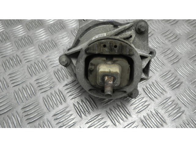 Подушка двигателя