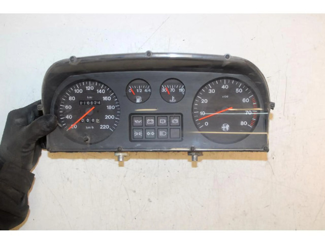 Přístrojová deska Alfa Romeo 33 1990