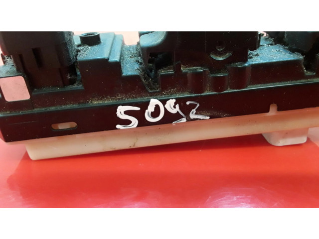 Включатель электрических окон