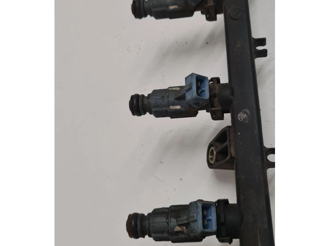 Топливная рампа A1600700295, 085311AC Smart ForTwo I для двигателя R1600101205