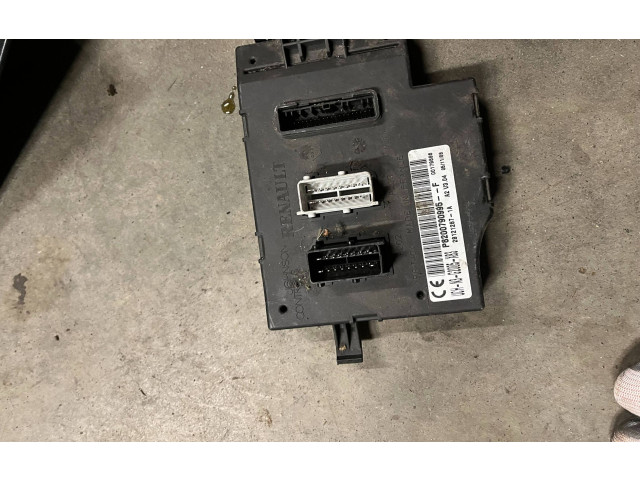 Vstřikovač P8200790995 Renault Trafic II (X83)