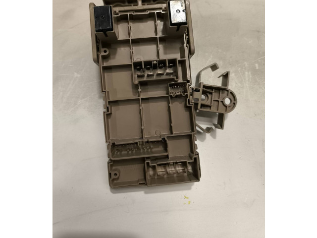 Блок предохранителей 82201FG010   Subaru Forester SH    