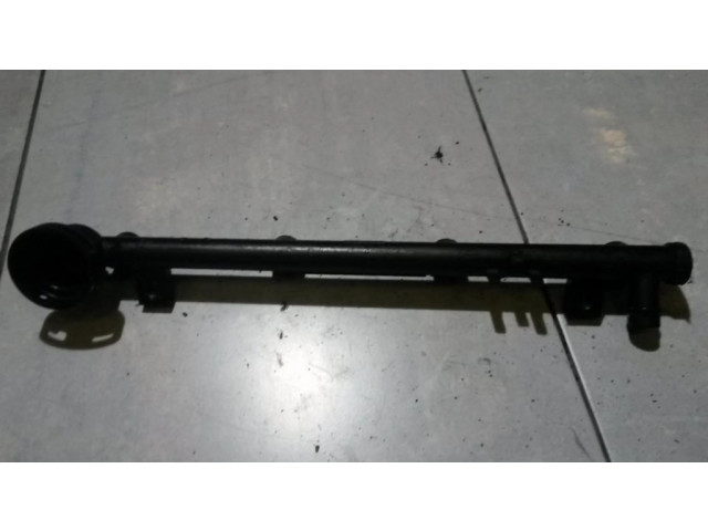 Vstřikovací lišta 7700112777 Renault Laguna I pro benzínový motor 1.8