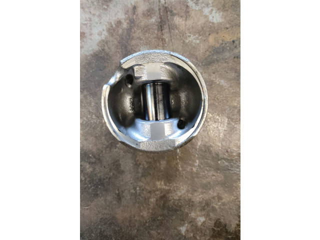  Поршень    Skoda Superb B6 (3T)  