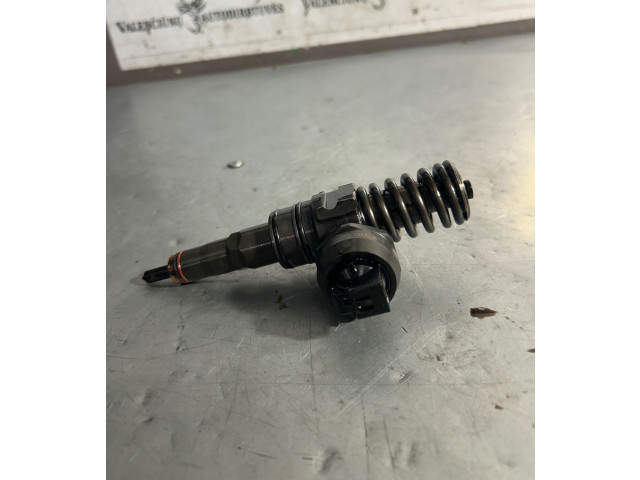 Vstřikovač 038130073AG   Volkswagen Caddy     