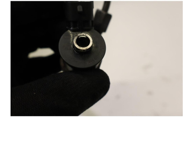 Vstřikovač 0445110297 Peugeot 5008 9HZ