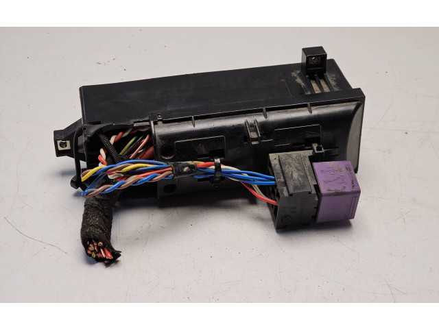   Pojistková skříňka 2K6970, 3334485008   Volkswagen Caddy 2012