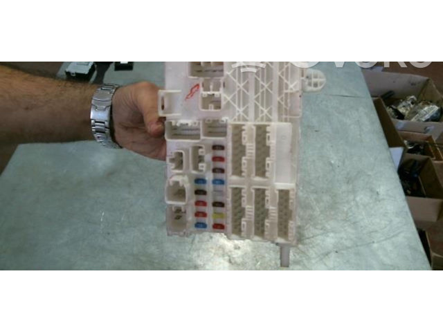 Pojistková skříňka Toyota Hilux (AN10, AN20, AN30) 2001