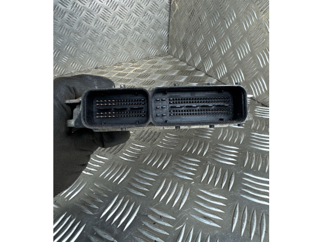 Řídící jednotka 03L906018FA, 03L907309R Volkswagen Tiguan 2011