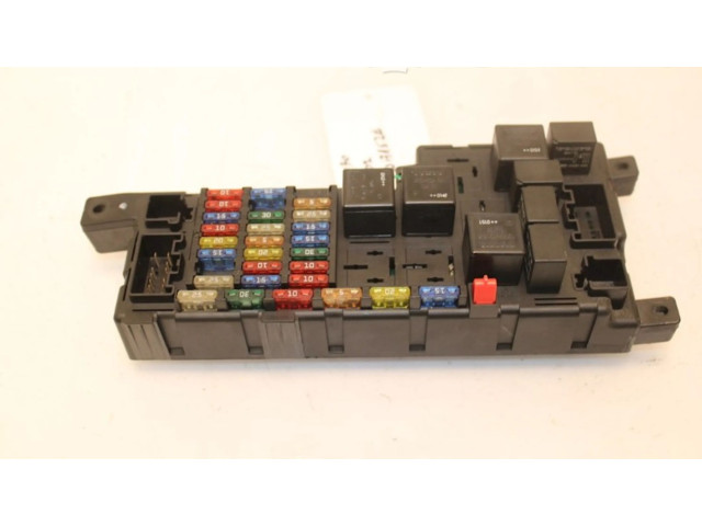 Блок предохранителей  8637841, 8637841   Volvo V70    