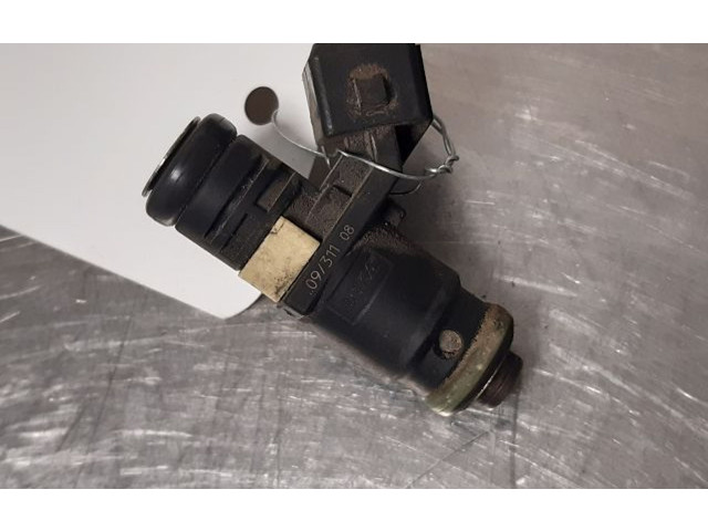 Vstřikovač 132111041872 Renault Wind