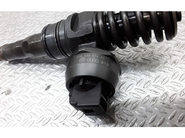 Vstřikovač 038130073AK Volkswagen Sharan AUY