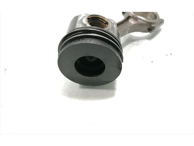 Píst Mitsubishi Grandis BSY