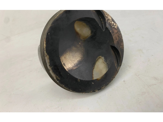  Поршень DNUE 06KBG, 82.435  Audi A3 S3 8V  