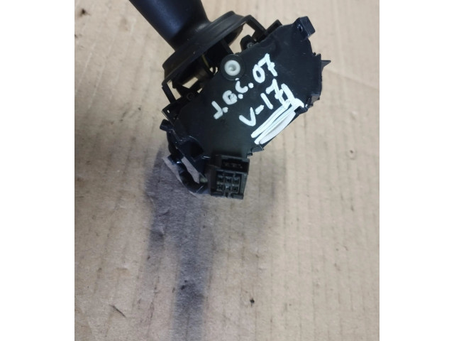 Ручка стеклоочистителей 05143310AC   Jeep Grand Cherokee (WK)