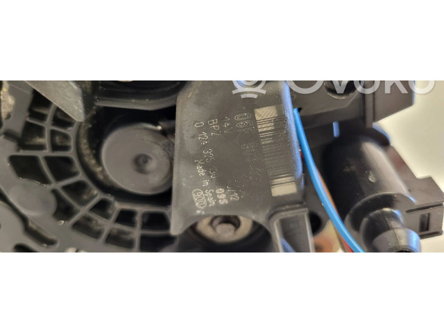Генератор 06F903023D, 0124325130 Skoda Fabia Mk2 (5J)