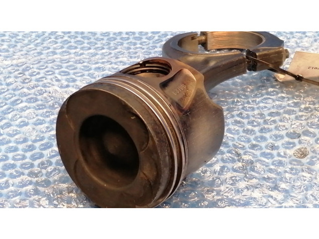 Píst 8370B Mercedes-Benz E W212 pro naftový motor 3.0