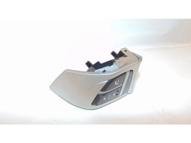 Кнопки рулевого колеса