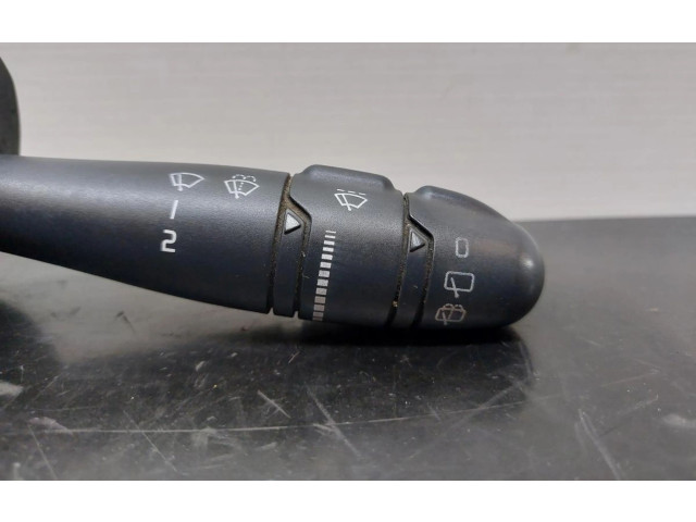 Включатель скорости стеклоочистителей Renault Clio II 1998 - 2001 года 6164