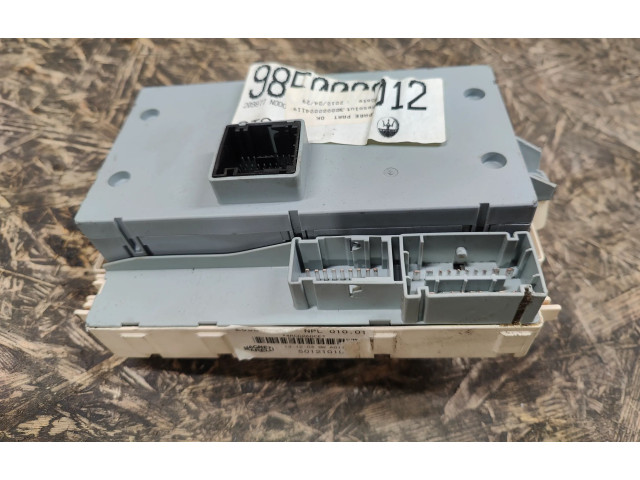 Блок предохранителей 50121010, 985000012   Maserati Quattroporte    